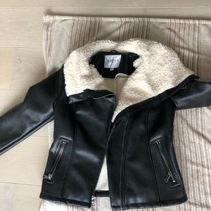 Black leather Sherpa lined guess jacket